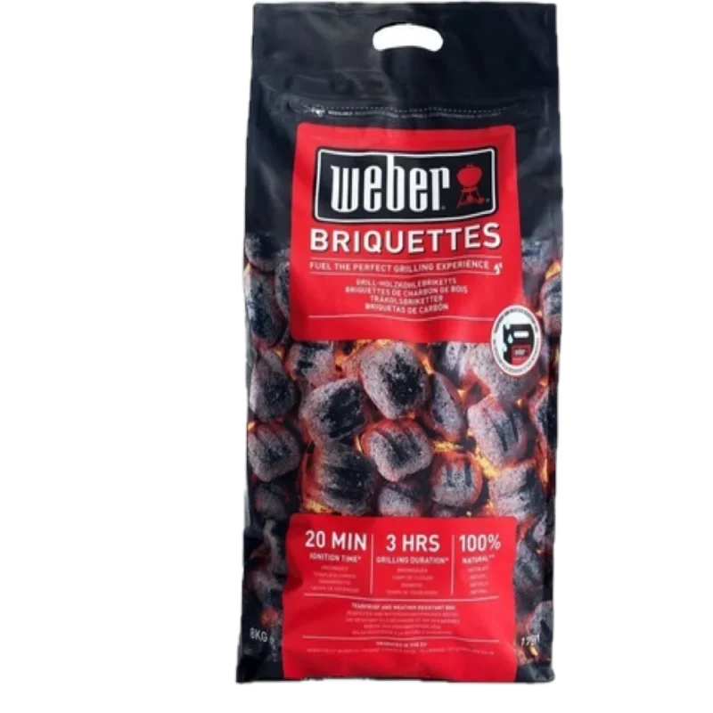Sacchetto di bricchetti Weber da 8 kg su sfondo trasparente
